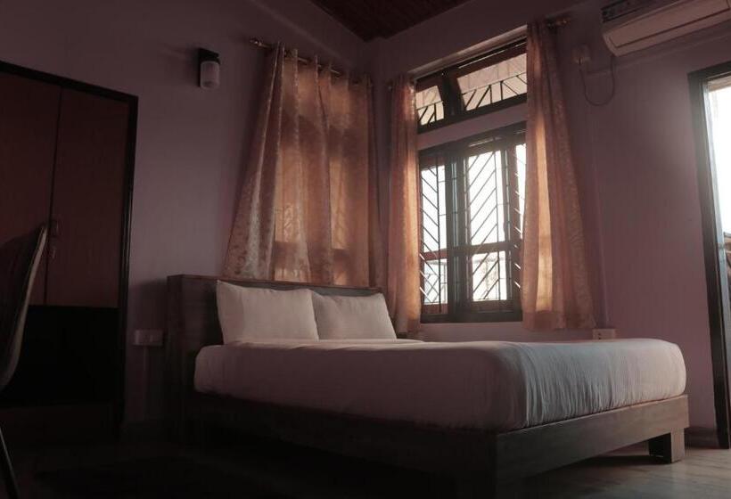 デラックスルーム, Grassroot Residency Guwahati