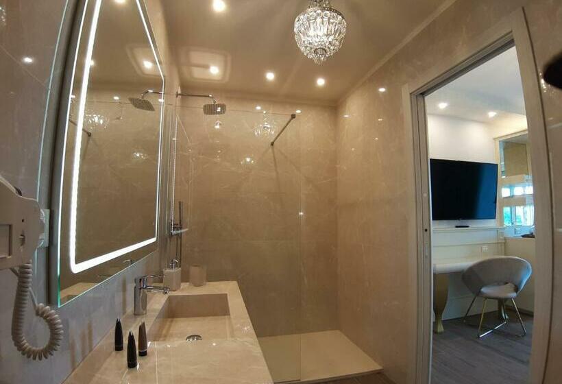 اتاق لوکس, Luxury Dreams