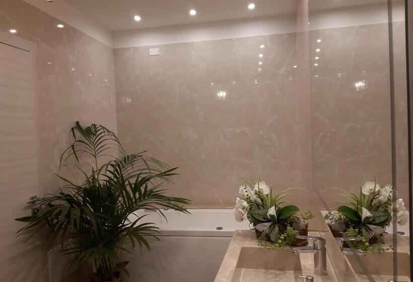 جناح مزود بجاكوزى, Luxury Dreams