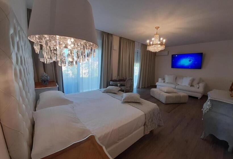 جناح مزود بجاكوزى, Luxury Dreams