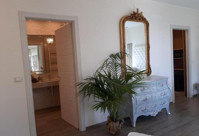 سوئیت با وان آب گرم, Luxury Dreams