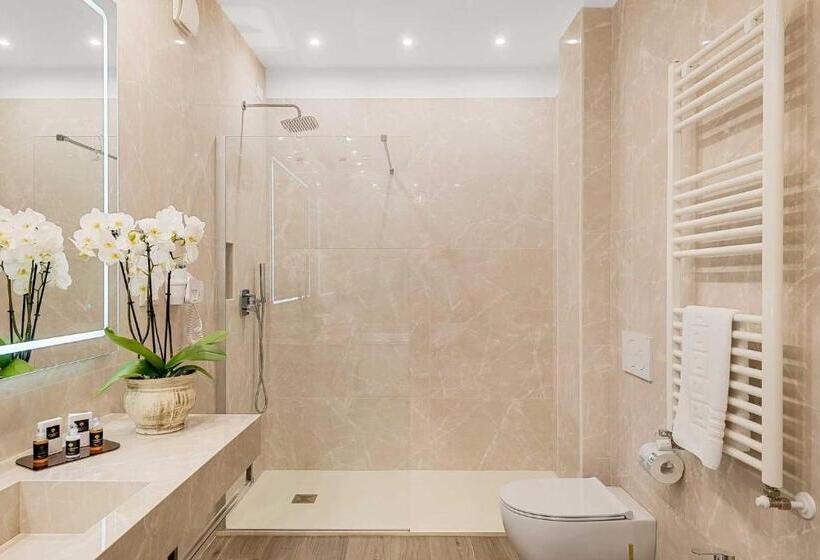 سوئیت با وان آب گرم, Luxury Dreams