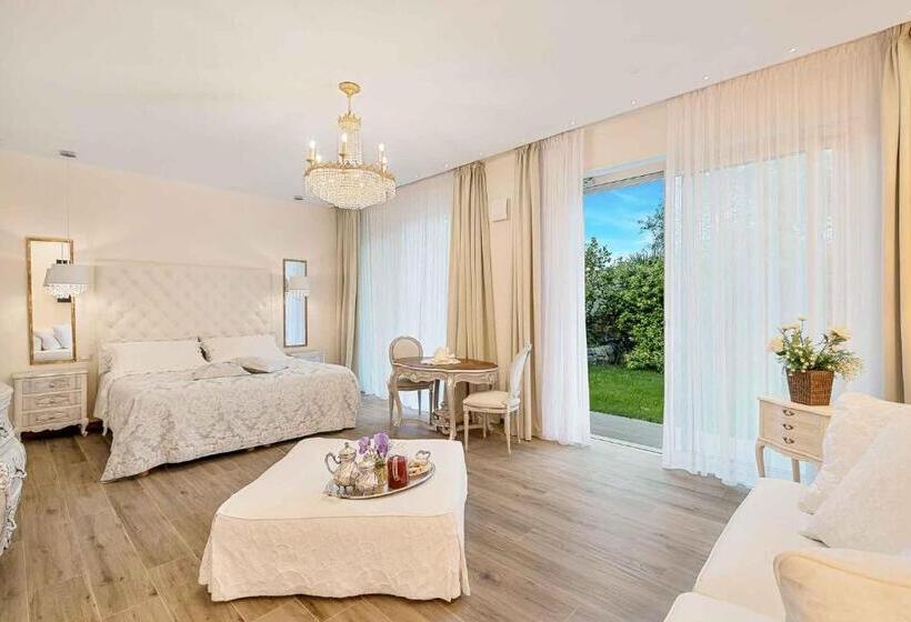 جناح مزود بجاكوزى, Luxury Dreams