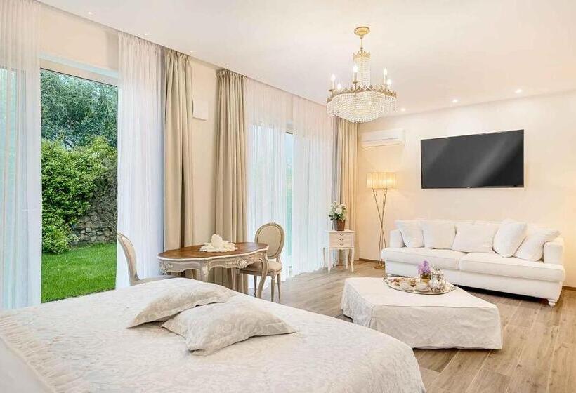 سوئیت با وان آب گرم, Luxury Dreams