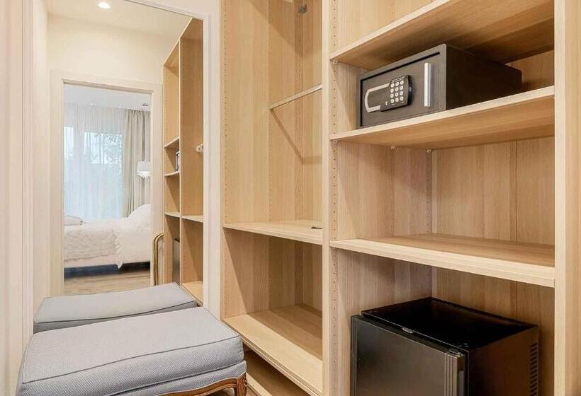 سوئیت با وان آب گرم, Luxury Dreams