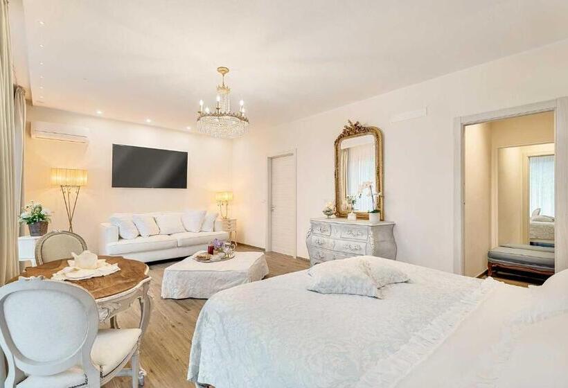 سوئیت با وان آب گرم, Luxury Dreams