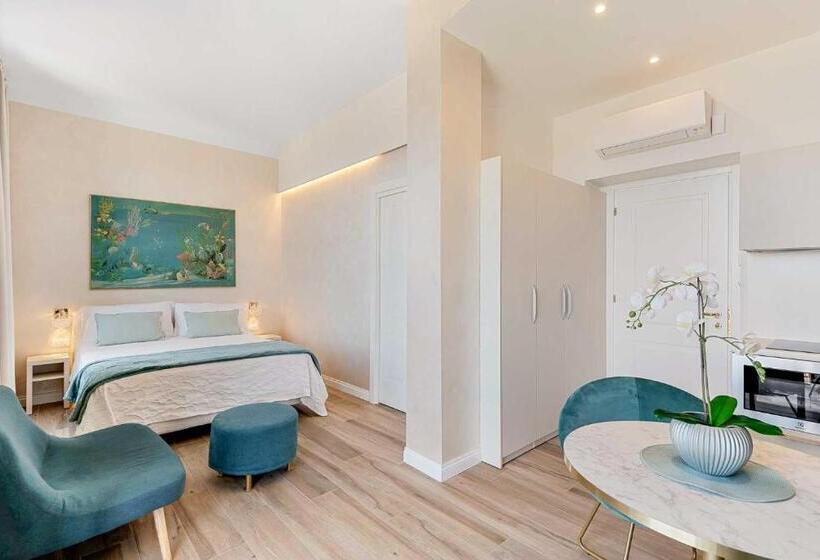 استودیوی استاندارد با چشمانداز دریا, Luxury Dreams