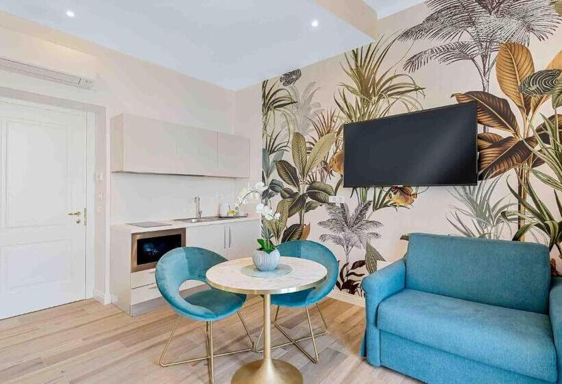 استودیوی استاندارد با چشمانداز دریا, Luxury Dreams