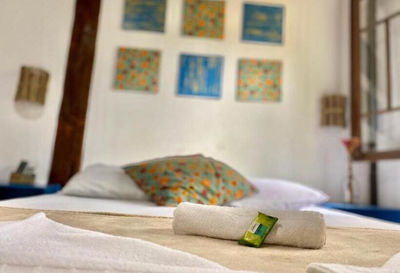 سوییت سوپریور, Vila Pequeá Pousada Ilhabela