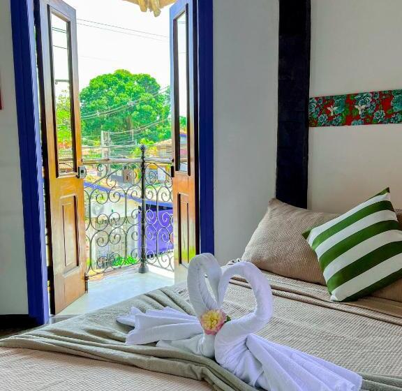 سوئیت با بالکن, Vila Pequeá Pousada Ilhabela