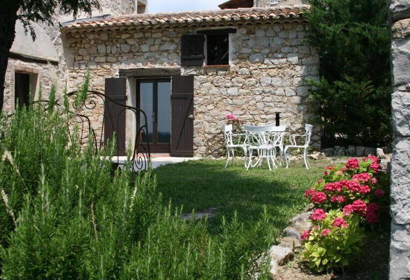 غرفة عائلية, Fleur De Lys