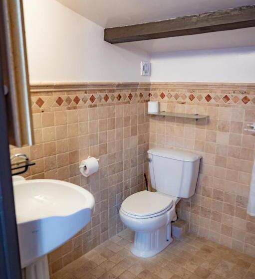 غرفة قياسية, Fleur De Lys