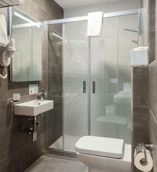 اتاق استاندارد سه تخته با چشم‌انداز استخر, Bora Bora Ibiza Malta Resort - Music Hotel - Adults Only