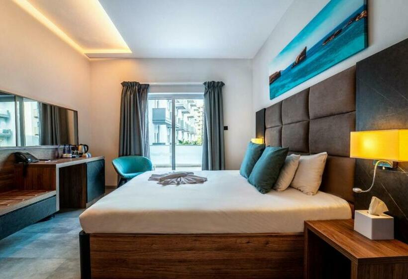 اتاق سوپریور با چشم‌انداز استخر, Bora Bora Ibiza Malta Resort - Music Hotel - Adults Only