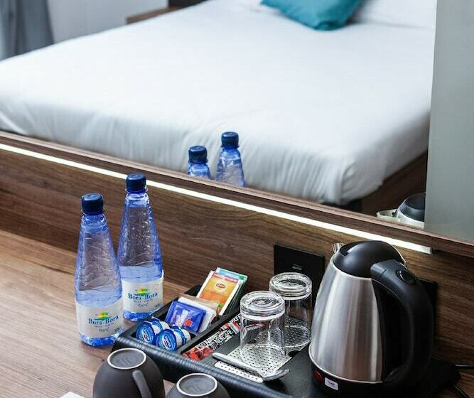 اتاق سوپریور با چشم‌انداز استخر, Bora Bora Ibiza Malta Resort - Music Hotel - Adults Only