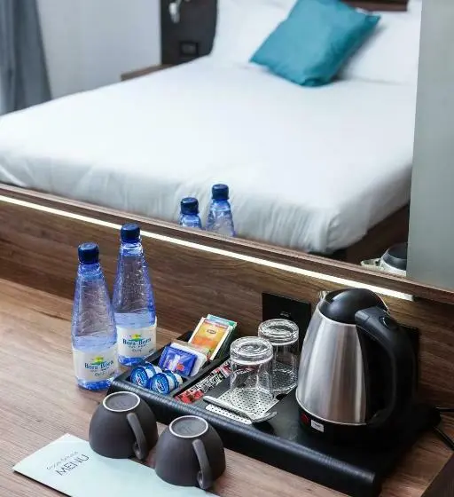 اتاق استاندارد سه تخته با چشم‌انداز استخر, Bora Bora Ibiza Malta Resort - Music Hotel - Adults Only