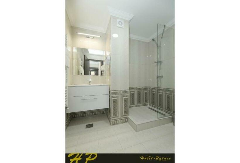 Номер Deluxe, Palace