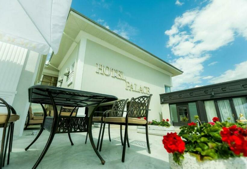 Номер Deluxe, Palace