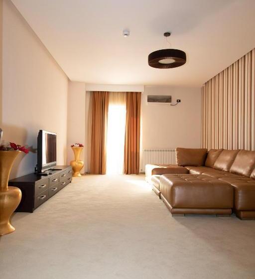 Апартаменты 1 Спальня, Palace