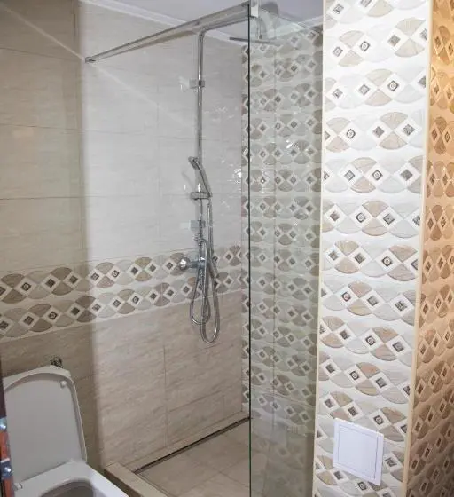 استودیو استاندارد با تراس, Palace