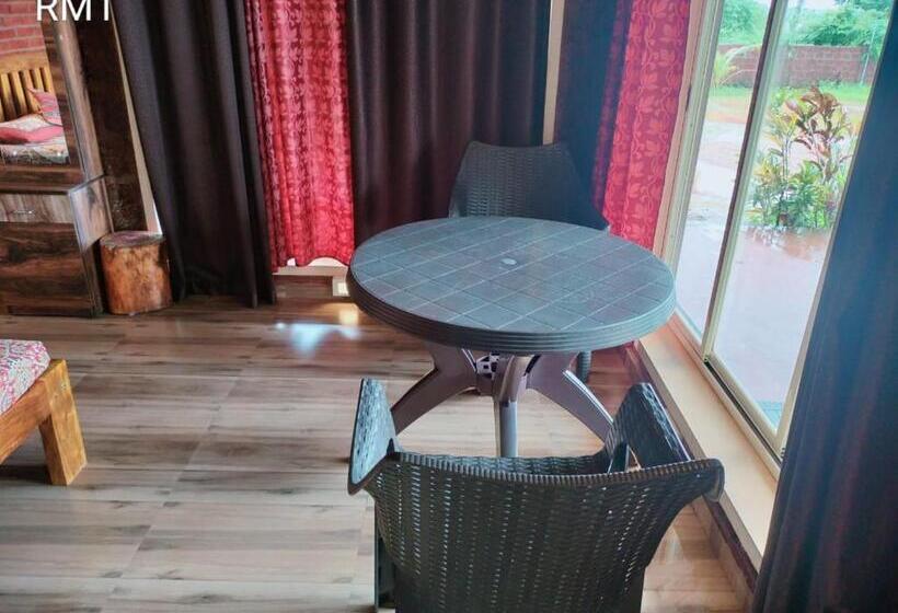 Quarto Quádruplo Estandar, Riverstone Riverfront Stay