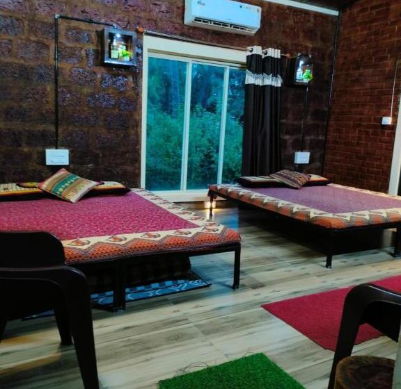 Quarto Quadruple Standart com Varanda, Riverstone Riverfront Stay