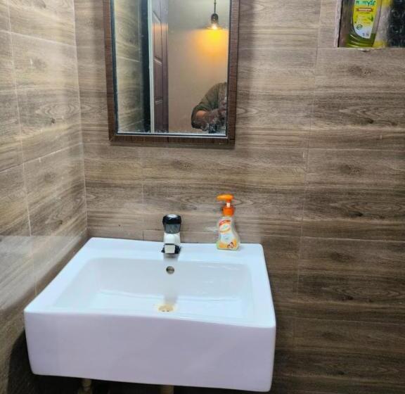 Quarto Quadruple Standart com Varanda, Riverstone Riverfront Stay