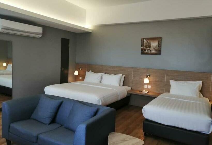 חדר משפחתי, Win