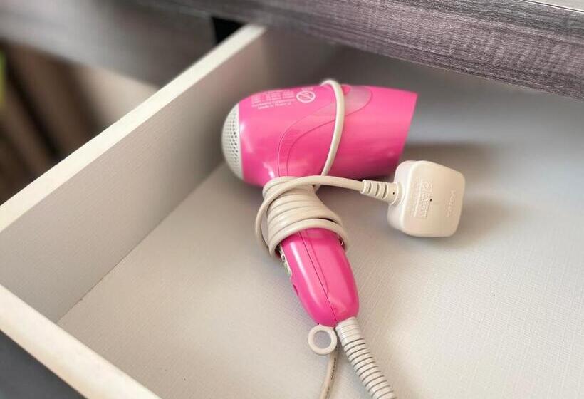 חדר דחוקס עם מיטת קינג, Win