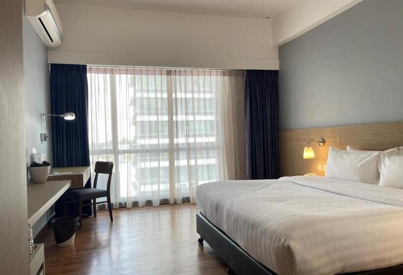 חדר אקזקיוטיב חדר קינג, Win