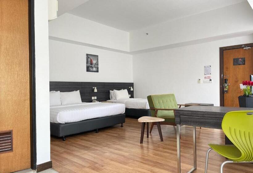 חדר משפחתי, Win