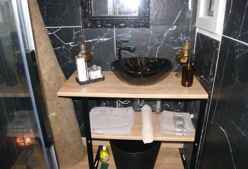 کلبه ییلاقی, B&b Au Bois Dormant Chambres D Hotes