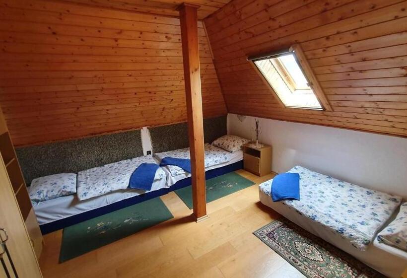 Апартаменты 1 Спальня с Балконом, Kondor Vendégház