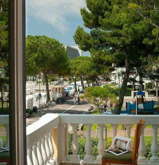 オーシャンビューバルコニー付きワンベッドルームアパートメント, Residence Villa Marina