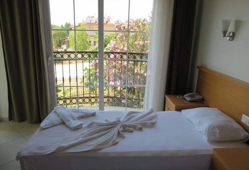 デラックスルーム, Celay Hotel