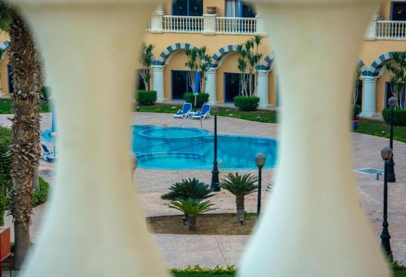 اتاق سوپریور با چشم‌انداز استخر, Helnan Dream Hotel And Conference Center