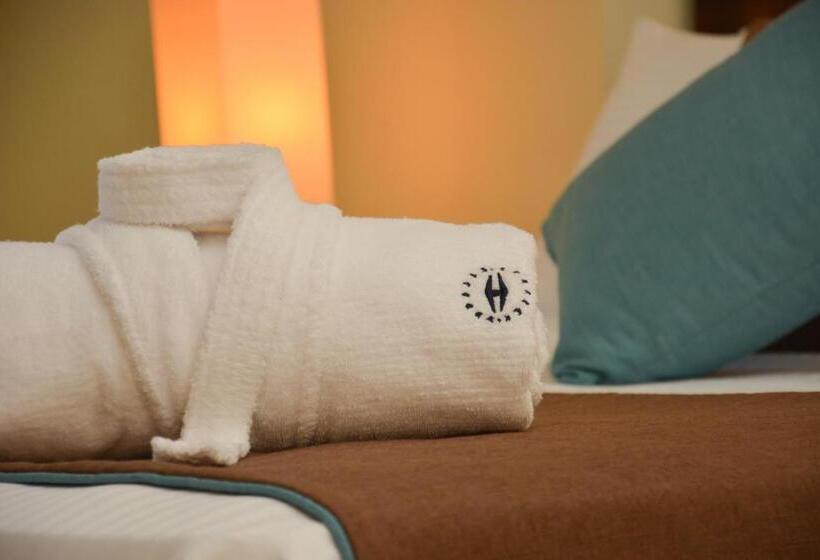 سوییت جونیور, Helnan Dream Hotel And Conference Center