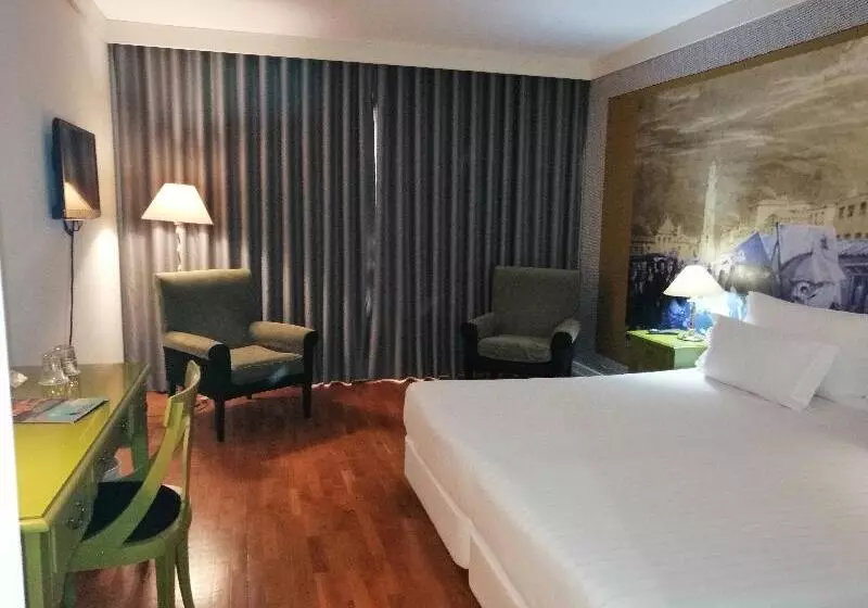 اتاق استاندارد با بالکن و چشم‌انداز دریا, 1 Hotel South Beach