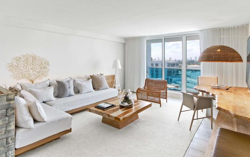 带城市景观的套间, 1 Hotel South Beach