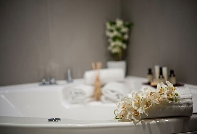 غرفة قياسية ثلاثية, As Hotel Dei Giovi