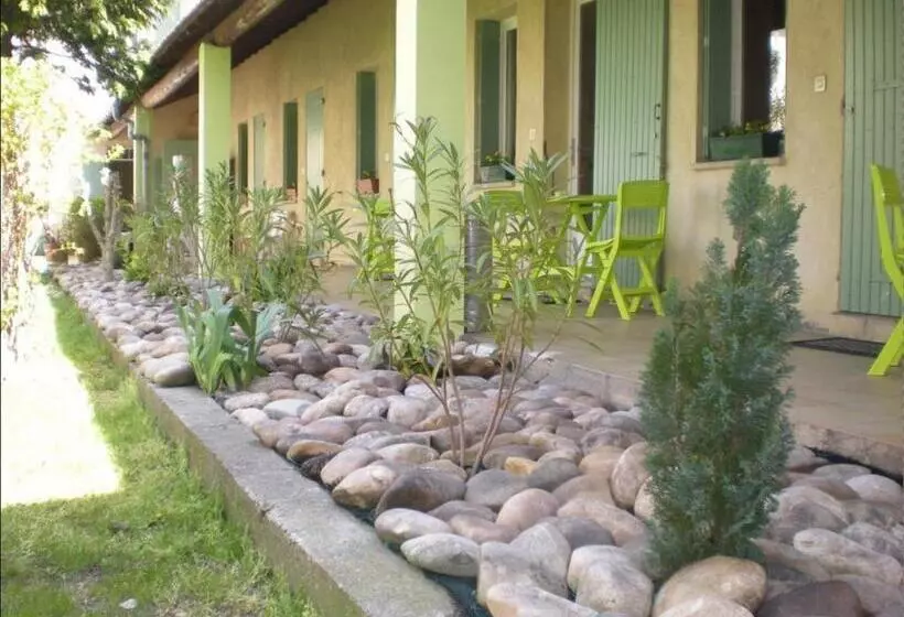 اتاق استاندارد چهار تخته, Au Saint Roch Hôtel Et Jardin