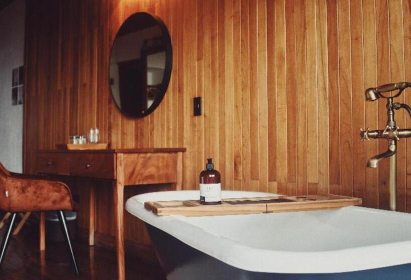 غرفة سوبيريور, Belmar