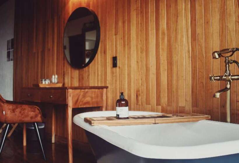 غرفة سوبيريور, Belmar