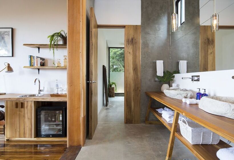 جناح دور أخير, Belmar