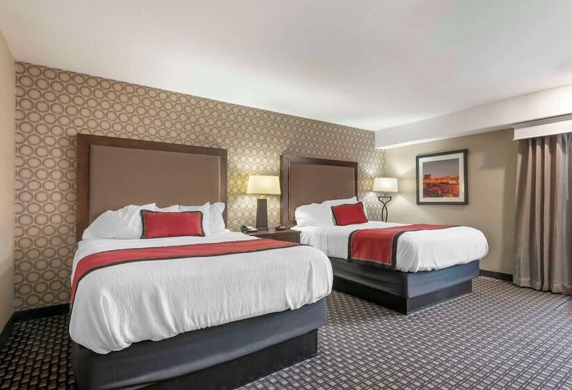 带2个双人床的标准工作室, Best Western Plus Ramkota