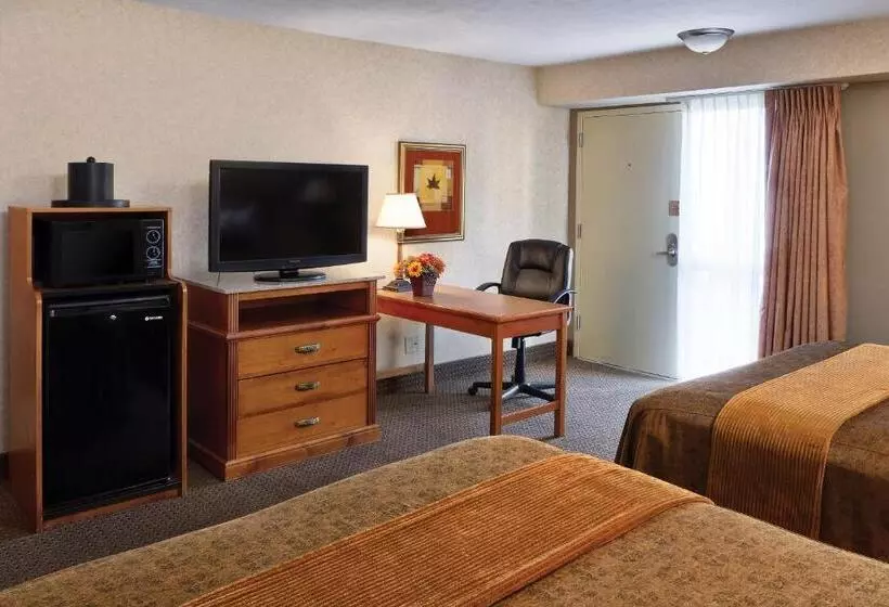 اتاق استاندارد با چشم‌انداز استخر, Best Western Plus Ramkota