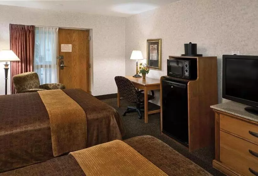 اتاق استاندارد با چشم‌انداز استخر, Best Western Plus Ramkota