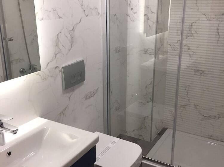 غرفة قياسية فردية, Helen