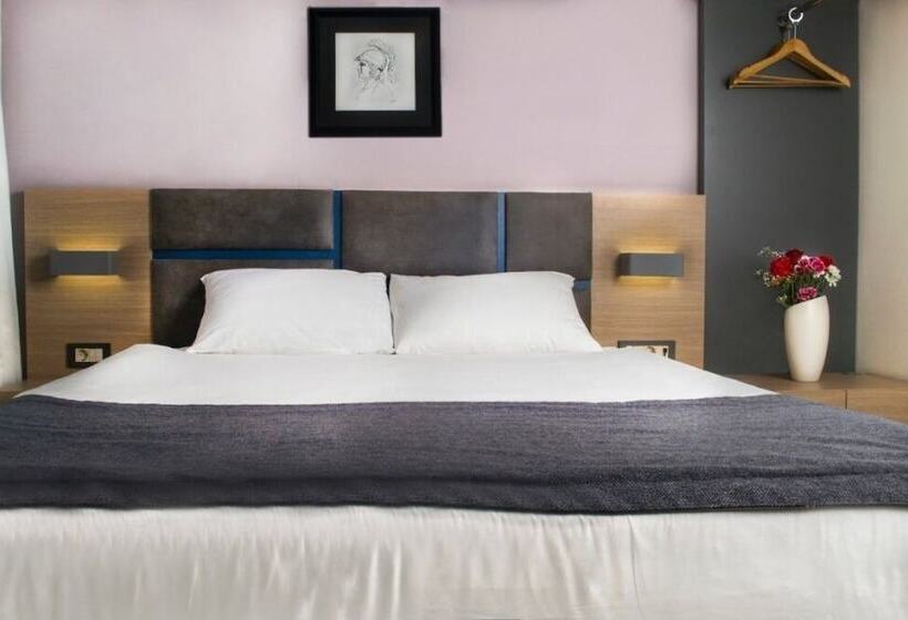 غرفة قياسية فردية, Helen