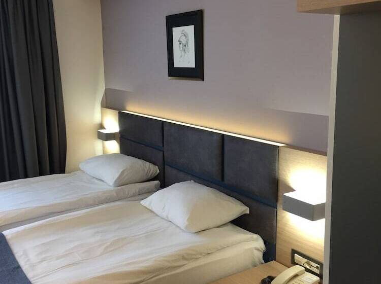 غرفة قياسية, Helen